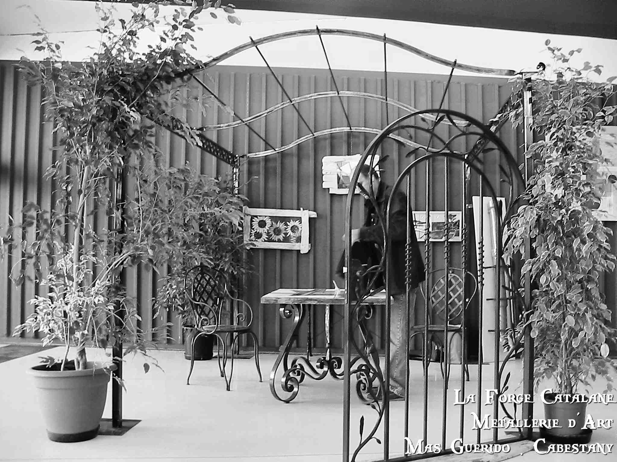 Stand salon de l habitat 2006 forge catalane.jpg